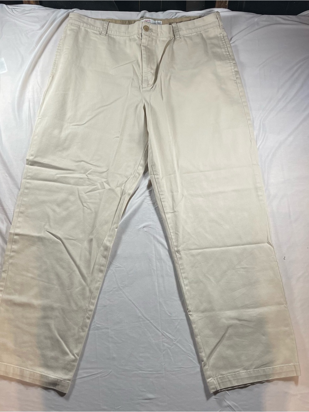 Izod Men's Straight Chinos in Off-White